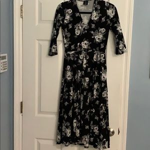 Agnes & Dora Floral dress with pockets size XS
